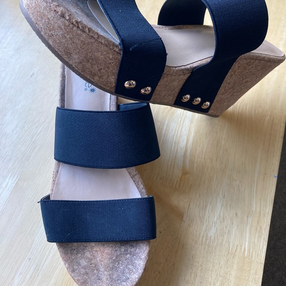 SHOE DAZZLE Cork Wedge Sandles Size 10.5 - Picture 3 of 7